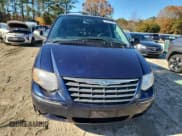✅ 2005 Chrysler Town & Country Limited • VIN: 2C8GP64L35R294331 • Lot: 92526025. Listed on Copart with 141,815 mi. Free auction sales archive from the USA and detailed vehicle history report at DreamBid. Image 5.