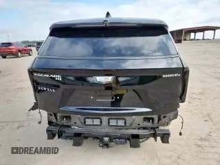 ✅ 2025 Cadillac ESCALADE IQ • VIN: 1GYTEEKL7SU100315 • Lot: 64686955. Wystawiony na Copart z przebiegiem 3 564 mil. Bezpłatny archiwum sprzedaży aukcyjnych z USA i szczegółowy raport historii pojazdu na DreamBid. Zdjęcie 6.