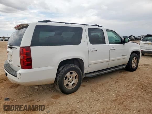 ✅ 2008 Chevrolet Suburban 2LT • VIN: 3GNFC16098G119713 • Lot: 62427785. Listed on Copart with 278,656 mi. Free auction sales archive from the USA and detailed vehicle history report at DreamBid. Image 3.