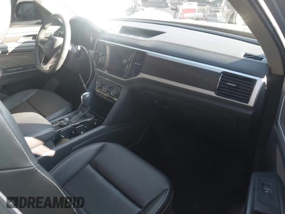 ✅ 2022 Volkswagen Atlas SE • VIN: 1V2KR2CA9NC556746 • Лот: 43641371. Опубликован ранее на IAAI с пробегом 43 766 миль. Бесплатный доступ к архиву аукционных продаж из США и подробный отчёт об истории автомобиля на DreamBid. Изображение 5.