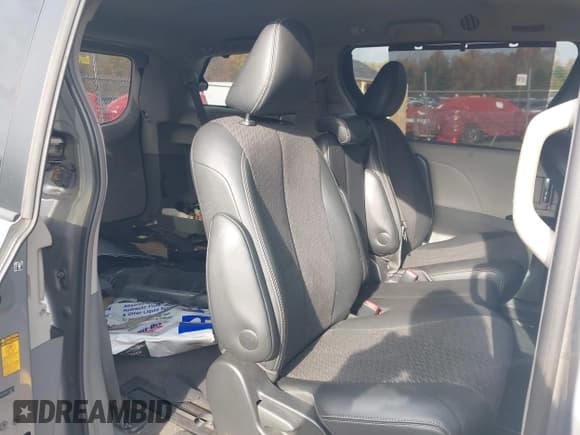 ✅ 2013 Toyota Sienna SE • VIN: 5TDXK3DC2DS373011 • Лот: 43587011. Опубликован ранее на IAAI с пробегом 179 462 миль. Бесплатный доступ к архиву аукционных продаж из США и подробный отчёт об истории автомобиля на DreamBid. Изображение 8.