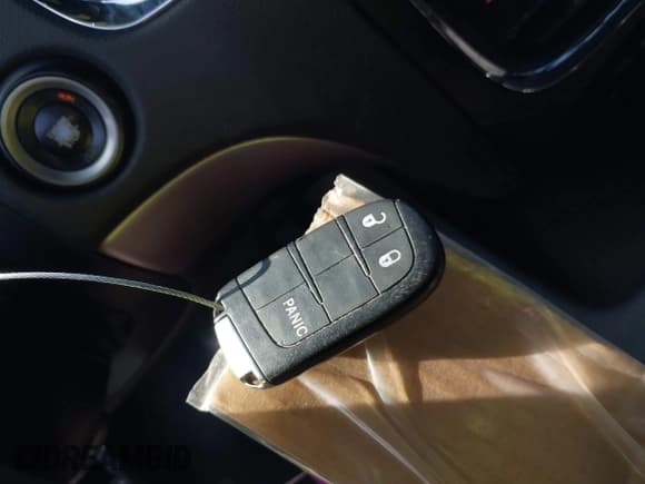 ✅ 2018 Dodge Durango SXT • VIN: 1C4RDHAG7JC205580 • Lot: 43033285. Wystawiony na IAAI z przebiegiem 96 188 mil. Bezpłatny archiwum sprzedaży aukcyjnych z USA i szczegółowy raport historii pojazdu na DreamBid. Zdjęcie 11.