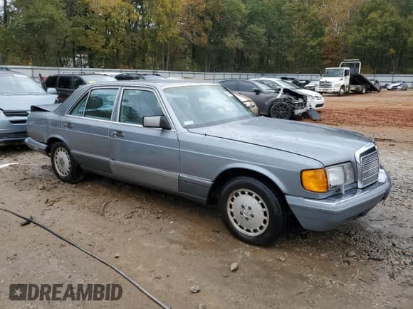 ✅ 1990 Mercedes-Benz 300 SE • VIN: WDBCA24D8LA508779 • Лот: 90486405. Опубликован ранее на Copart с пробегом 120 789 миль. Бесплатный доступ к архиву аукционных продаж из США и подробный отчёт об истории автомобиля на DreamBid. Изображение 4.