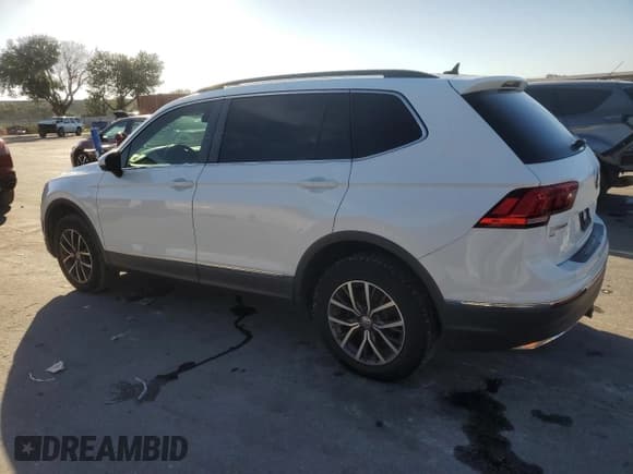 ✅ 2020 Volkswagen Tiguan SE • VIN: 3VV2B7AX6LM077904 • Lot: 92167605. Wystawiony na Copart z przebiegiem 152 947 mil. Bezpłatny archiwum sprzedaży aukcyjnych z USA i szczegółowy raport historii pojazdu na DreamBid. Zdjęcie 2.