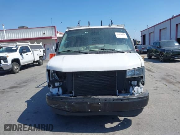 ✅ 2023 Chevrolet Express Cargo • VIN: 1GCWGAFP2P1100606 • Лот: 42450171. Опубликован ранее на IAAI с пробегом 34 000 миль. Бесплатный доступ к архиву аукционных продаж из США и подробный отчёт об истории автомобиля на DreamBid. Изображение 13.