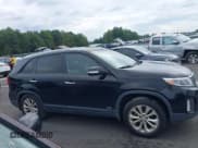 ✅ 2014 Kia Sorento EX • VIN: 5XYKUDA75EG457291 • Lot: 43238287. Listed on IAAI with 227,947 mi. Free auction sales archive from the USA and detailed vehicle history report at DreamBid. Image 13.