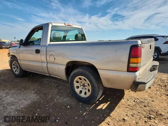 2005 GMC Sierra 1500 Work Truck with VIN 1GTEC14X85Z126099, listed as a Copart auction lot 86827265 with 318,074 mi miles and Salvage title. Bid and sale history available at DreamBid. Image 2.