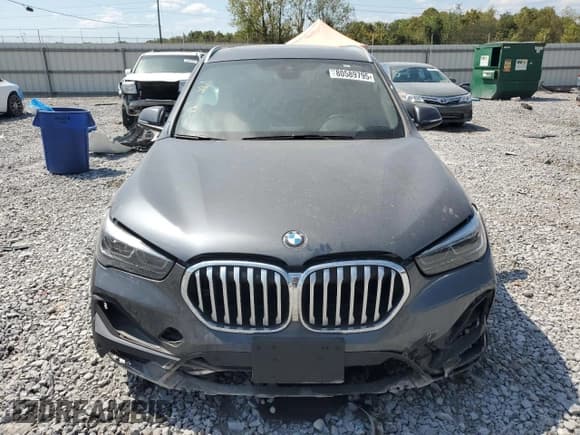 ✅ 2022 BMW X1 xDrive28i • VIN: WBXJG9C08N5U64344 • Lot: 80589795. Wystawiony na Copart z przebiegiem 74 019 mil. Bezpłatny archiwum sprzedaży aukcyjnych z USA i szczegółowy raport historii pojazdu na DreamBid. Zdjęcie 5.
