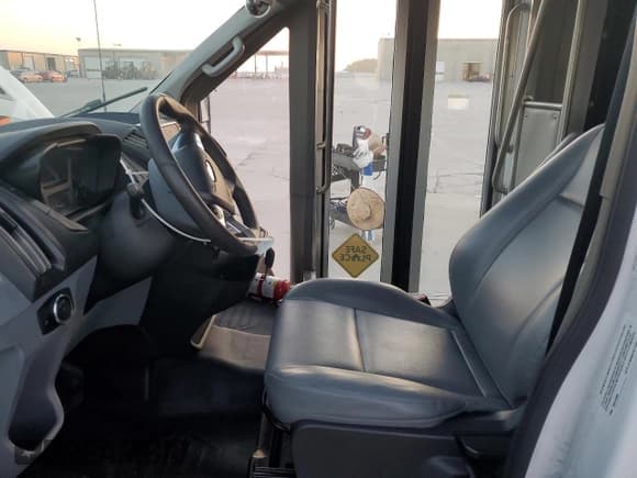 ✅ 2017 Ford Transit • VIN: 1FDES8PMXHKB19208 • Лот: 72480604. Опубликован ранее на Copart с пробегом Не указан. Бесплатный доступ к архиву аукционных продаж из США и подробный отчёт об истории автомобиля на DreamBid. Изображение 7.