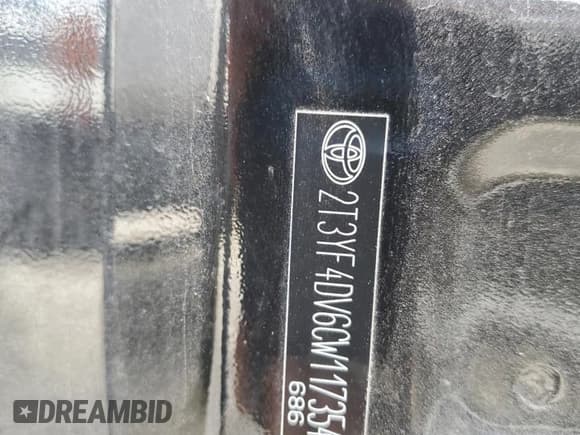 ✅ 2012 Toyota RAV4 Limited • VIN: 2T3YF4DV6CW117354 • Lot: 80550875. Listed on Copart with 137,631 mi. Free auction sales archive from the USA and detailed vehicle history report at DreamBid. Image 14.