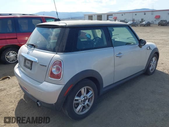 ✅ 2012 MINI Hardtop • VIN: WMWSU3C57CT264113 • Лот: 42859806. Опубликован ранее на IAAI с пробегом 106 838 миль. Бесплатный доступ к архиву аукционных продаж из США и подробный отчёт об истории автомобиля на DreamBid. Изображение 4.