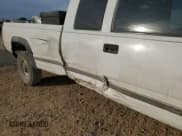 ✅ 2000 Chevrolet Silverado 2500 • VIN: 1GCGK29R7YF475210 • Lot: 52971365. Wystawiony na Copart z przebiegiem 10 106 mil. Bezpłatny archiwum sprzedaży aukcyjnych z USA i szczegółowy raport historii pojazdu na DreamBid. Zdjęcie 9.