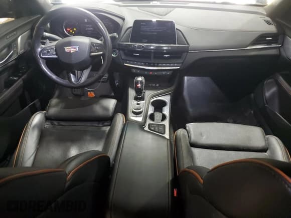 ✅ 2020 Cadillac CT4 V-Series • VIN: 1G6DH5RL2L0154057 • Lot: 89865435. Wystawiony na Copart z przebiegiem 47 185 mil. Bezpłatny archiwum sprzedaży aukcyjnych z USA i szczegółowy raport historii pojazdu na DreamBid. Zdjęcie 8.