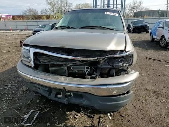 ✅ 2002 Ford Expedition XLT • VIN: 1FMPU16L12LA22175 • Lot: 54775265. Listed on Copart with 153,550 mi. Free auction sales archive from the USA and detailed vehicle history report at DreamBid. Image 14.