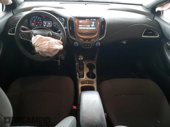 ✅ 2018 Chevrolet Cruze LT • VIN: 3G1BE6SM8JS526585 • Lot: 69914682. Listed on Copart with 91,309 mi. Free auction sales archive from the USA and detailed vehicle history report at DreamBid. Image 8.