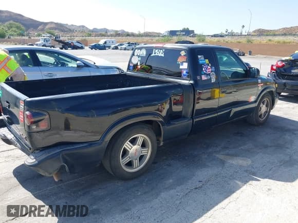 ✅ 2000 GMC Sonoma SLS • VIN: 1GTCS19W6Y8205940 • Lot: 42510341. Listed on IAAI with 163,942 mi. Free auction sales archive from the USA and detailed vehicle history report at DreamBid. Image 13.