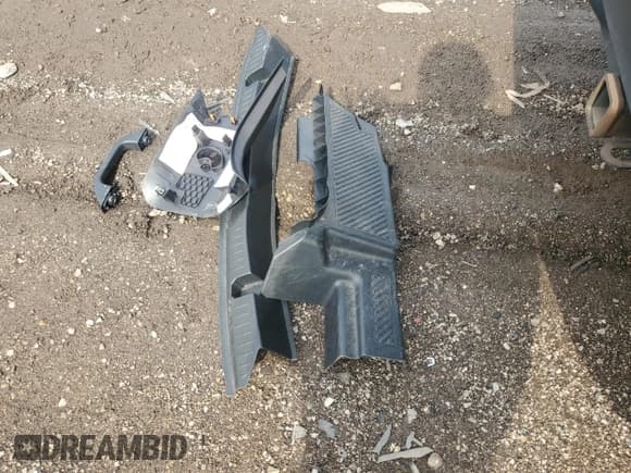 ✅ 2021 Ford Police Interceptor Utility • VIN: 1FM5K8AC0MNA11740 • Lot: 58045735. Wystawiony na Copart z przebiegiem 70 655 mil. Bezpłatny archiwum sprzedaży aukcyjnych z USA i szczegółowy raport historii pojazdu na DreamBid. Zdjęcie 13.