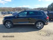 ✅ 2016 Volkswagen Touareg Lux • VIN: WVGEF9BP4GD001508 • Lot: 41850994. Wystawiony na IAAI z przebiegiem 63 355 mil. Bezpłatny archiwum sprzedaży aukcyjnych z USA i szczegółowy raport historii pojazdu na DreamBid. Zdjęcie 14.