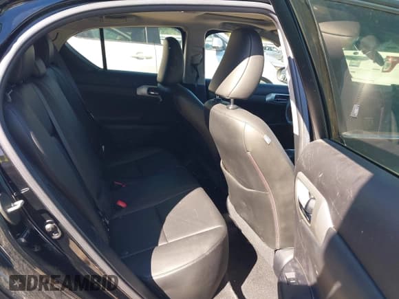 ✅ 2012 Lexus CT 200h Premium • VIN: JTHKD5BH5C2119022 • Lot: 43490184. Wystawiony na IAAI z przebiegiem 205 567 mil. Bezpłatny archiwum sprzedaży aukcyjnych z USA i szczegółowy raport historii pojazdu na DreamBid. Zdjęcie 8.