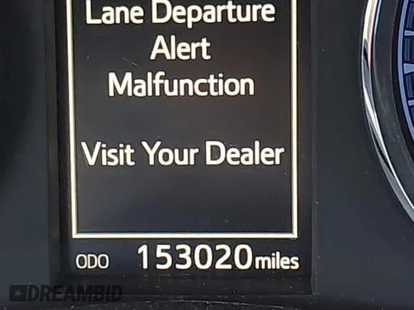 ✅ 2018 Toyota Corolla SE • VIN: 5YFBURHE4JP761316 • Lot: 43527152. Listed on IAAI with 153,020 mi. Free auction sales archive from the USA and detailed vehicle history report at DreamBid. Image 15.