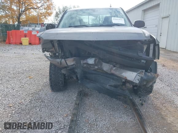 ✅ 2007 Chevrolet Silverado 1500 1LT • VIN: 2GCEK13M171516936 • Lot: 43627971. Wystawiony na IAAI z przebiegiem 272 148 mil. Bezpłatny archiwum sprzedaży aukcyjnych z USA i szczegółowy raport historii pojazdu na DreamBid. Zdjęcie 6.