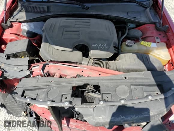 ✅ 2017 Chrysler 300 S • VIN: 2C3CCABG4HH596990 • Лот: 70430024. Опубликован ранее на Copart с пробегом 102 679 миль. Бесплатный доступ к архиву аукционных продаж из США и подробный отчёт об истории автомобиля на DreamBid. Изображение 11.