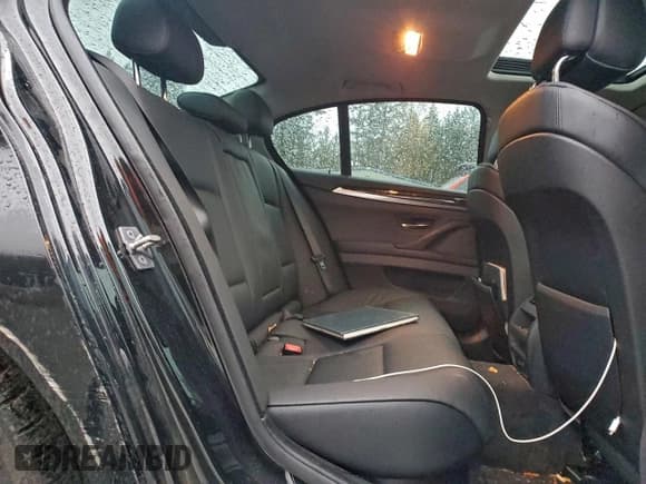 ✅ 2012 BMW 5 Series 535i xDrive • VIN: WBAFU7C52CDU63850 • Lot: 96181865. Listed on Copart with 106,465 mi. Free auction sales archive from the USA and detailed vehicle history report at DreamBid. Image 10.