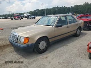 ✅ 1987 Mercedes-Benz 260 • VIN: WDBEA26DXHA385290 • Лот: 69577515. Опубликован ранее на Copart с пробегом 95 347 миль. Бесплатный доступ к архиву аукционных продаж из США и подробный отчёт об истории автомобиля на DreamBid. Изображение 1.