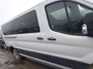 ✅ 2024 Ford Transit Passenger XL • VIN: 1FBAX2YG9RKA12439 • Lot: 41673862. Wystawiony na IAAI z przebiegiem Nie podano. Bezpłatny archiwum sprzedaży aukcyjnych z USA i szczegółowy raport historii pojazdu na DreamBid. Zdjęcie 13.
