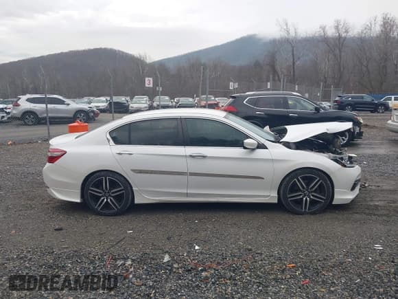 ✅ 2016 Honda Accord Sport • VIN: 1HGCR2F51GA013010 • Lot: 43739354. Wystawiony na IAAI z przebiegiem 220 054 mil. Bezpłatny archiwum sprzedaży aukcyjnych z USA i szczegółowy raport historii pojazdu na DreamBid. Zdjęcie 13.