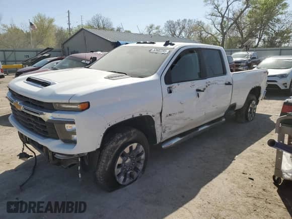 2025 Chevrolet Silverado 3500HD LT with VIN 1GC4KTEYXSF122554, listed as a Copart auction lot 52682285 with 19,735 mi miles and Salvage title. Bid and sale history available at DreamBid. Image 1.