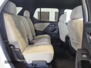 ✅ 2023 Chevrolet Traverse LS • VIN: 1GNERFKW7PJ231053 • Lot: 68473214. Wystawiony na Copart z przebiegiem 37 012 mil. Bezpłatny archiwum sprzedaży aukcyjnych z USA i szczegółowy raport historii pojazdu na DreamBid. Zdjęcie 11.