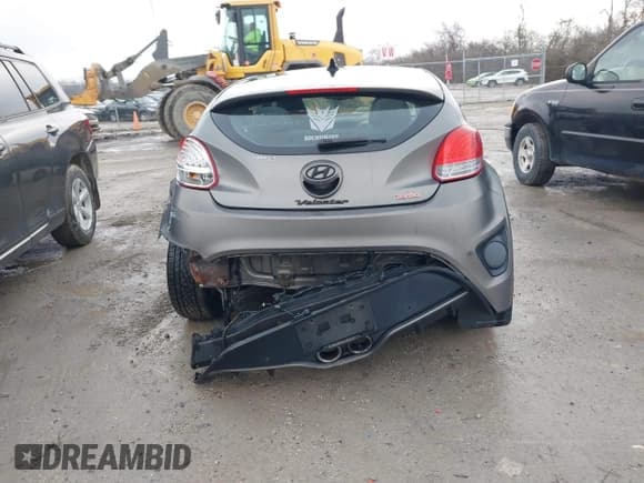 ✅ 2013 Hyundai Veloster Turbo • VIN: KMHTC6AE8DU171669 • Lot: 41661874. Wystawiony na IAAI z przebiegiem 71 980 mil. Bezpłatny archiwum sprzedaży aukcyjnych z USA i szczegółowy raport historii pojazdu na DreamBid. Zdjęcie 16.