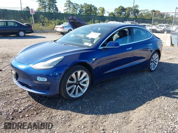 ✅ 2020 Tesla Model 3 Standard Range Plus • VIN: 5YJ3E1EA9LF598603 • Lot: 43329893. Wystawiony na IAAI z przebiegiem 155 223 mil. Bezpłatny archiwum sprzedaży aukcyjnych z USA i szczegółowy raport historii pojazdu na DreamBid. Zdjęcie 2.