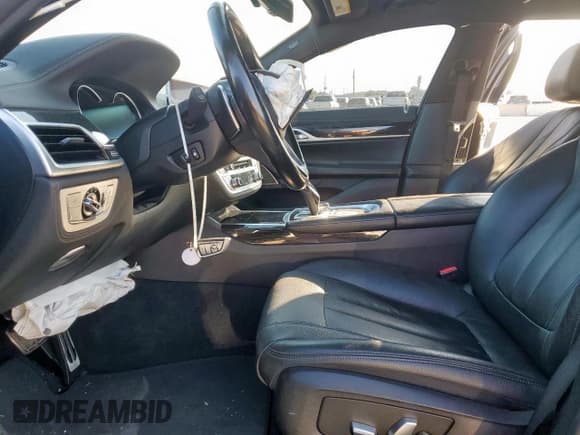 ✅ 2019 BMW 7 Series 740i xDrive • VIN: WBA7E4C50KGV70117 • Lot: 80304035. Listed on Copart with 92,022 mi. Free auction sales archive from the USA and detailed vehicle history report at DreamBid. Image 7.