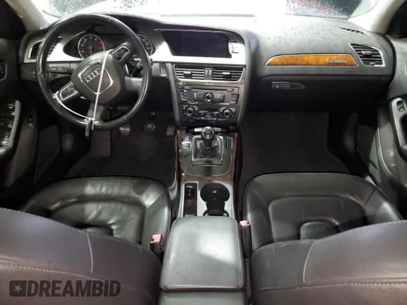 ✅ 2012 Audi A4 Premium Plus • VIN: WAUHFAFLXCA111319 • Lot: 82008924. Wystawiony na Copart z przebiegiem Nie podano. Bezpłatny archiwum sprzedaży aukcyjnych z USA i szczegółowy raport historii pojazdu na DreamBid. Zdjęcie 8.