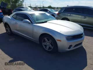 2011 Chevrolet Camaro 1LT z VIN 2G1FB1ED9B9202472, wystawiony jako IAAI lot #43130452 z przebiegiem 183 528 mil mil oraz . Historia ofert i sprzedaży dostępna na DreamBid. Obrazek 1.