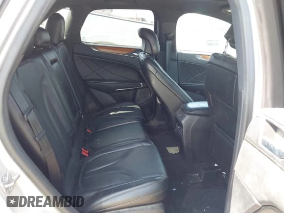 ✅ 2018 Lincoln MKC Reserve • VIN: 5LMTJ3DH7JUL31561 • Лот: 42953866. Опубликован ранее на IAAI с пробегом 54 954 миль. Бесплатный доступ к архиву аукционных продаж из США и подробный отчёт об истории автомобиля на DreamBid. Изображение 8.