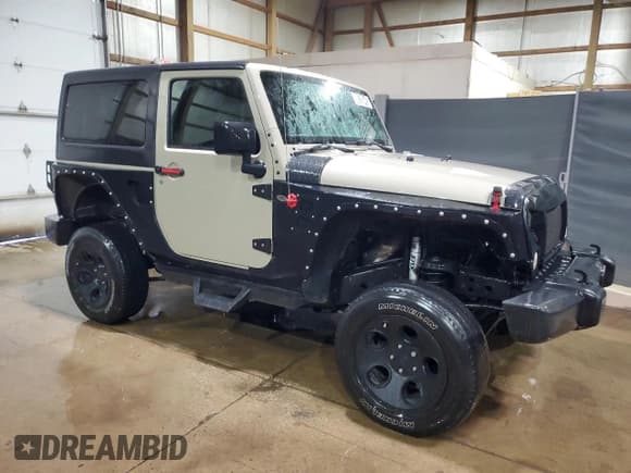 ✅ 2017 Jeep Wrangler Sport • VIN: 1C4AJWAG2HL630161 • Lot: 80520645. Listed on Copart with 71,779 mi. Free auction sales archive from the USA and detailed vehicle history report at DreamBid. Image 4.
