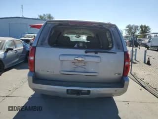 ✅ 2008 Chevrolet Suburban LTZ • VIN: 1GNFK16378J200172 • Lot: 74753854. Wystawiony na Copart z przebiegiem 245 133 mil. Bezpłatny archiwum sprzedaży aukcyjnych z USA i szczegółowy raport historii pojazdu na DreamBid. Zdjęcie 6.