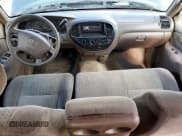 ✅ 2003 Toyota Tundra SR5 • VIN: 5TBRN341X3S396378 • Lot: 90815095. Wystawiony na Copart z przebiegiem 299 242 mil. Bezpłatny archiwum sprzedaży aukcyjnych z USA i szczegółowy raport historii pojazdu na DreamBid. Zdjęcie 8.