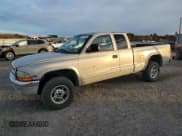 ✅ 1999 Dodge Dakota SLT • VIN: 1B7GG22Y3XS275370 • Lot: 81568994. Wystawiony na Copart z przebiegiem 241 945 mil. Bezpłatny archiwum sprzedaży aukcyjnych z USA i szczegółowy raport historii pojazdu na DreamBid. Zdjęcie 1.