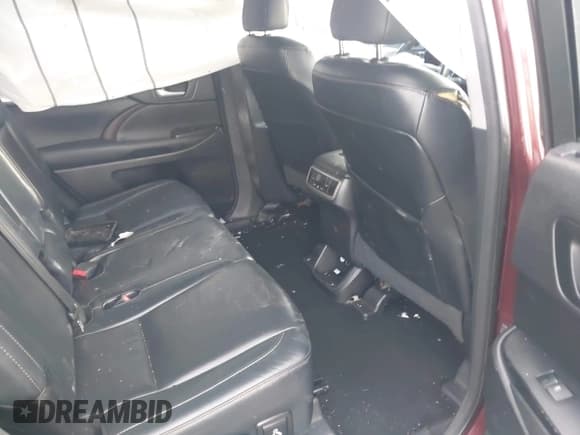 ✅ 2015 Toyota Highlander XLE • VIN: 5TDKKRFH7FS081847 • Lot: 42676891. Wystawiony na IAAI z przebiegiem 154 151 mil. Bezpłatny archiwum sprzedaży aukcyjnych z USA i szczegółowy raport historii pojazdu na DreamBid. Zdjęcie 8.