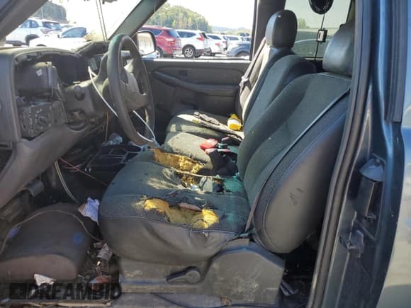 ✅ 2006 Chevrolet Silverado 1500 Work Truck • VIN: 1GCEC19X36Z273604 • Lot: 85854195. Wystawiony na Copart z przebiegiem Nie podano. Bezpłatny archiwum sprzedaży aukcyjnych z USA i szczegółowy raport historii pojazdu na DreamBid. Zdjęcie 7.