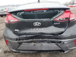 ✅ 2020 Hyundai Ioniq SE • VIN: KMHC75LC1LU209784 • Lot: 41684240. Wystawiony na IAAI z przebiegiem 101 012 mil. Bezpłatny archiwum sprzedaży aukcyjnych z USA i szczegółowy raport historii pojazdu na DreamBid. Zdjęcie 6.