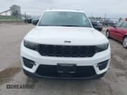 ✅ 2025 Jeep Grand Cherokee Altitude X • VIN: 1C4RJHAG5SC329244 • Lot: 43419689. Wystawiony na IAAI z przebiegiem 1 664 mil. Bezpłatny archiwum sprzedaży aukcyjnych z USA i szczegółowy raport historii pojazdu na DreamBid. Zdjęcie 12.
