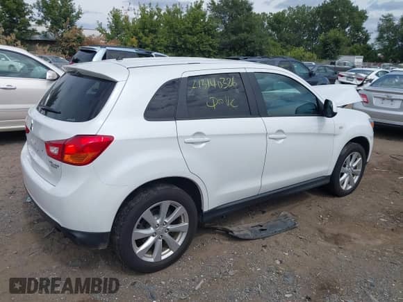 2014 Mitsubishi Outlander ES с VIN 4A4AR3AU3EE027371, выставлен на аукционе IAAI как лот 43140326 с пробегом 114 059 миль миль и . История ставок и продаж доступна на DreamBid. Изображение 4.