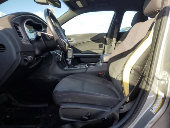 2018 Dodge Charger SXT Plus z VIN 2C3CDXHG7JH162849, wystawiony jako Copart lot #90515255 z przebiegiem 74 757 mil mil oraz Szkoda całkowita • Salvage title. Historia ofert i sprzedaży dostępna na DreamBid. Obrazek 7.