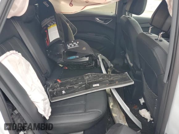 ✅ 2022 Audi Q4 e-tron Premium Plus • VIN: WA1H2BFZ8NP042620 • Lot: 70395574. Listed on Copart with 17,705 mi. Free auction sales archive from the USA and detailed vehicle history report at DreamBid. Image 11.