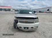 ✅ 2007 Chevrolet Suburban LTZ • VIN: 3GNFK163X7G217774 • Lot: 43051349. Listed on IAAI with 239,882 mi. Free auction sales archive from the USA and detailed vehicle history report at DreamBid. Image 12.